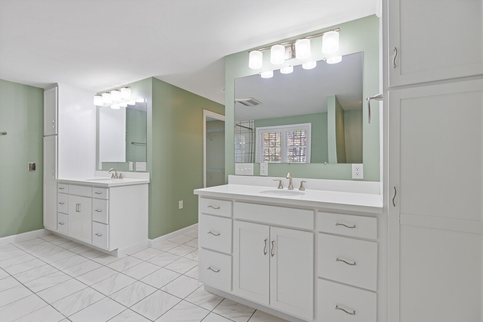 39 Knapp Lane China ME 04358