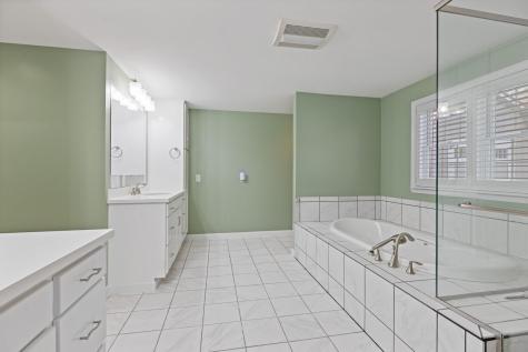 39 Knapp Lane China ME 04358