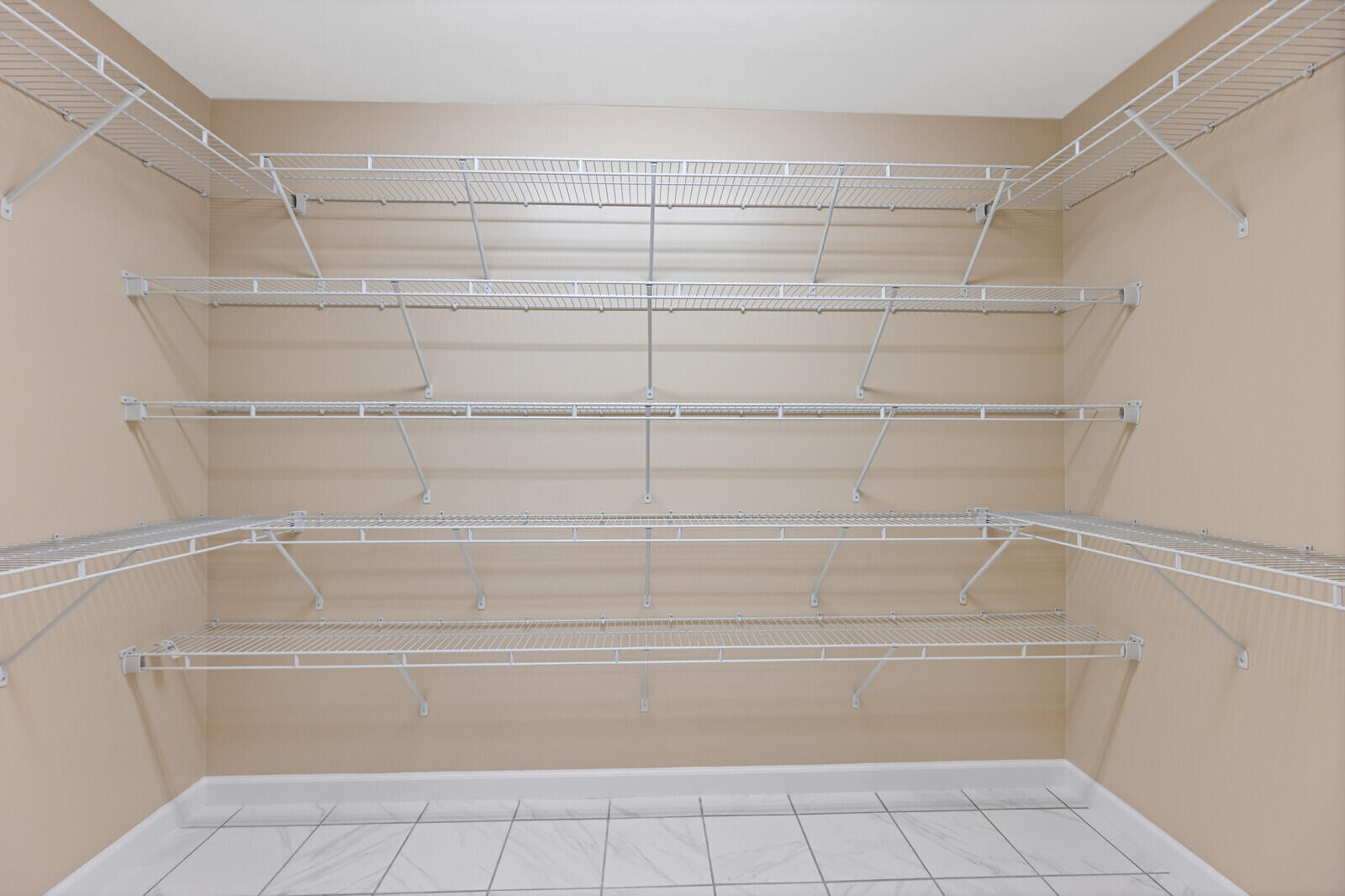 39 Knapp Lane China ME 04358