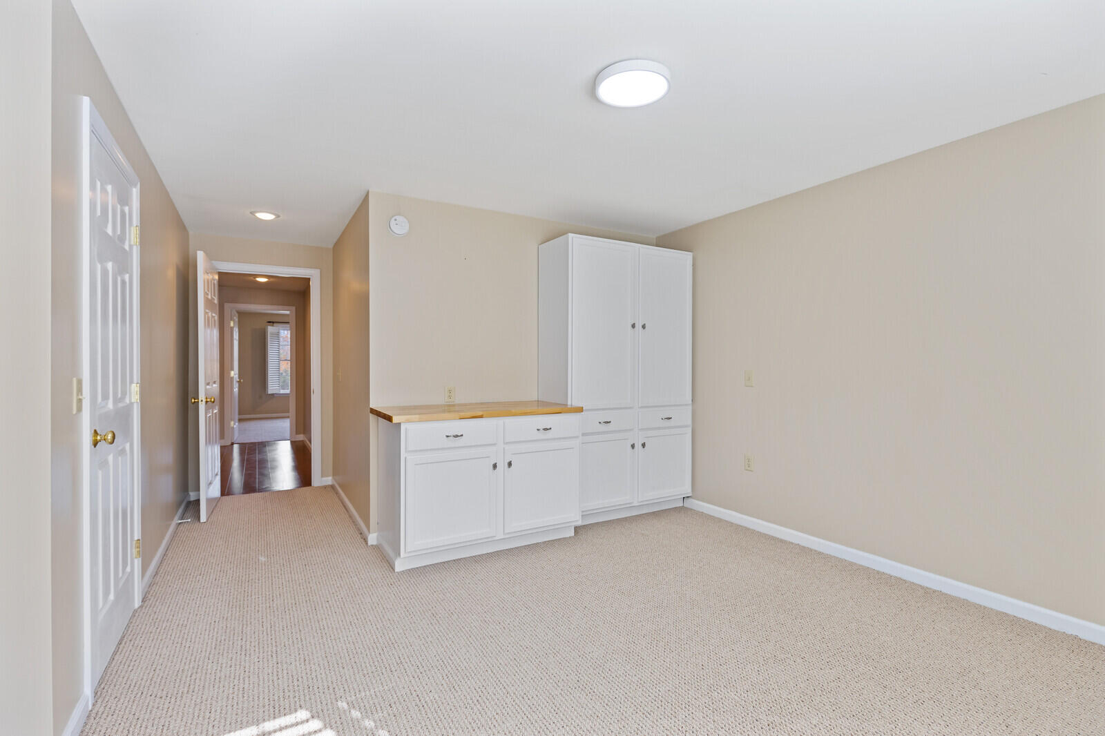 39 Knapp Lane China ME 04358