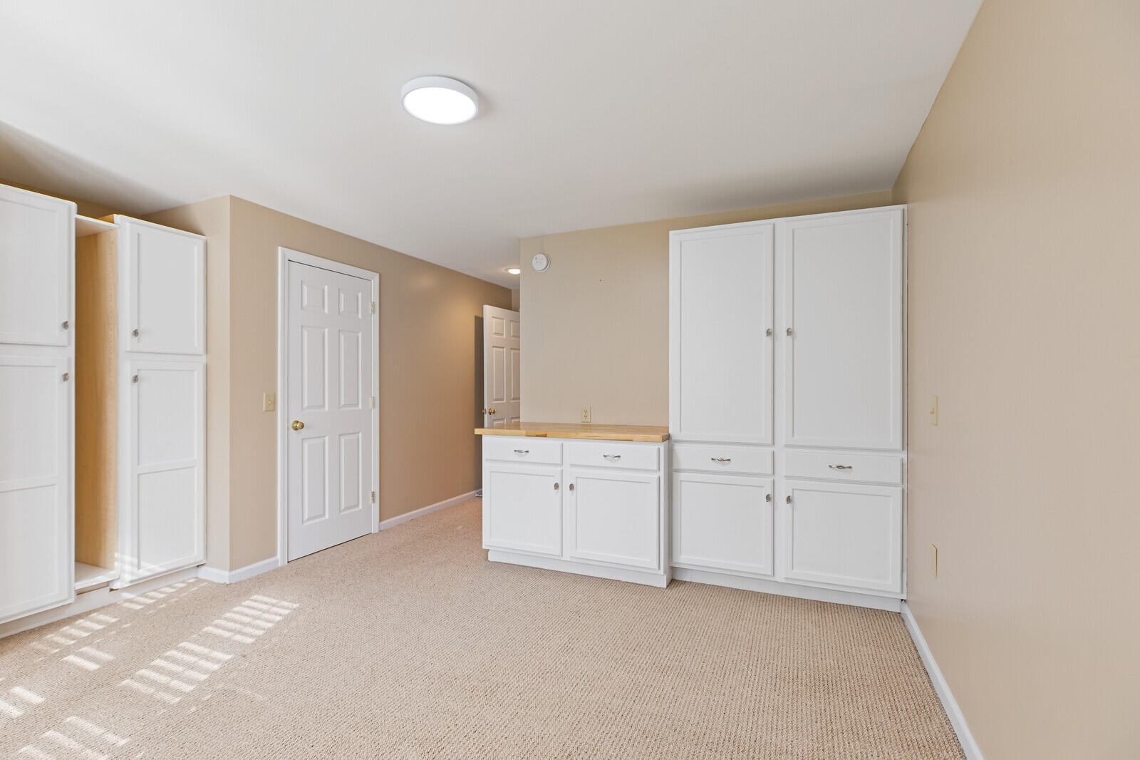 39 Knapp Lane China ME 04358