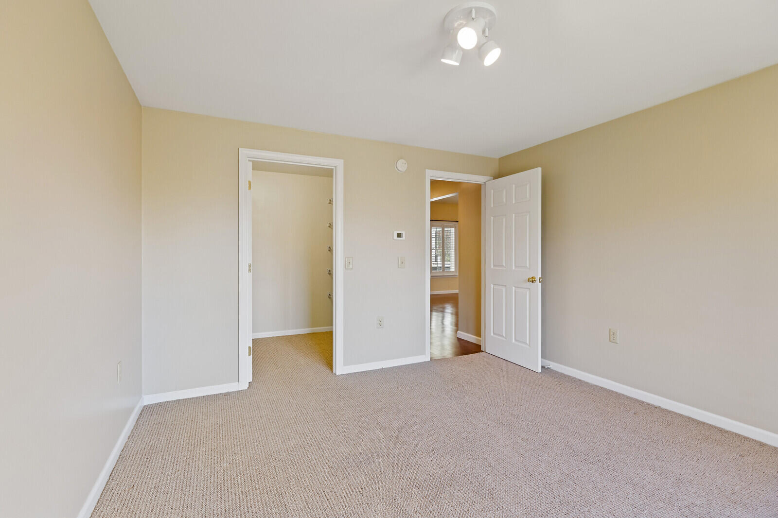 39 Knapp Lane China ME 04358