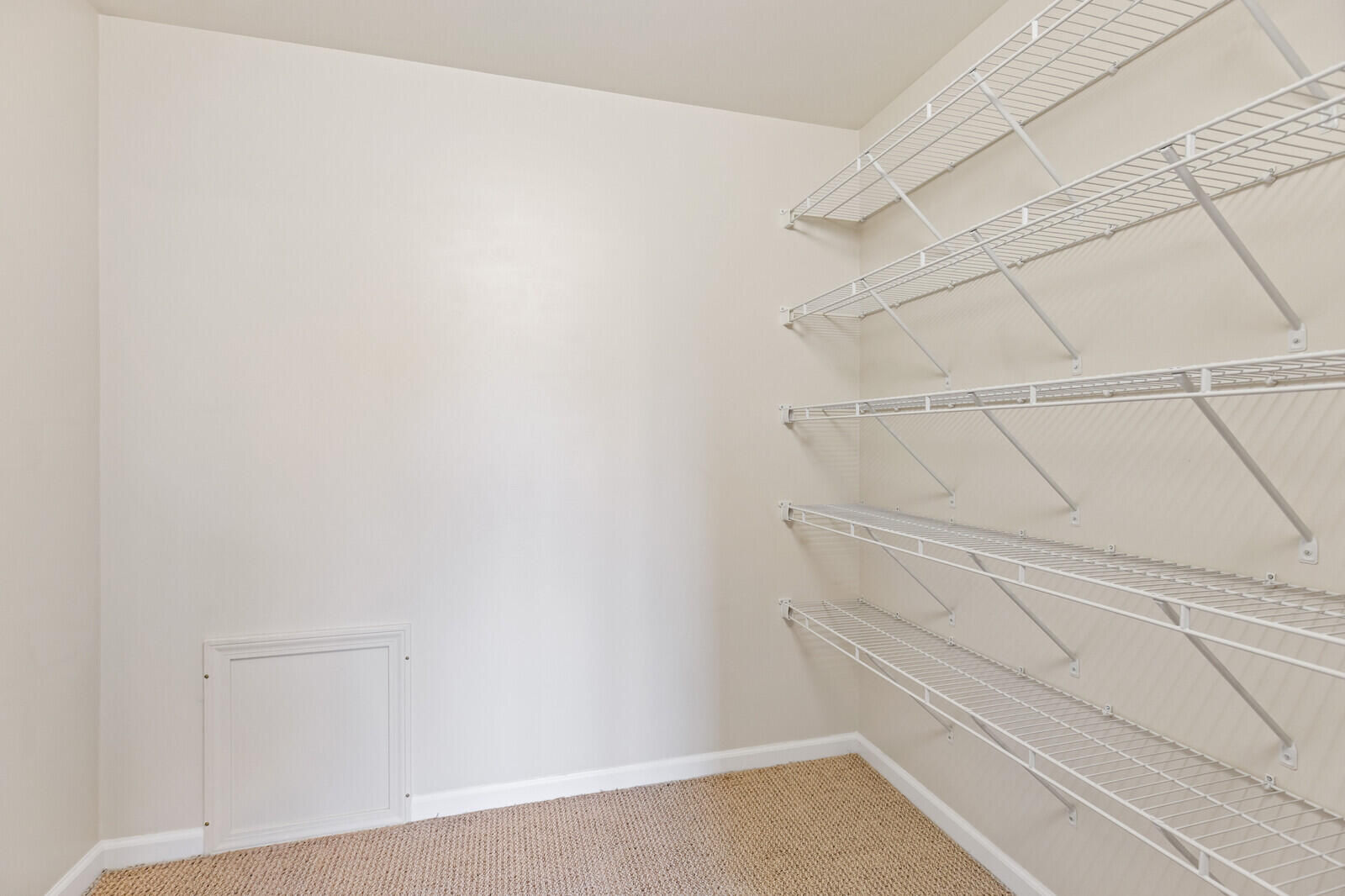 39 Knapp Lane China ME 04358