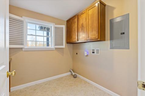 39 Knapp Lane China ME 04358