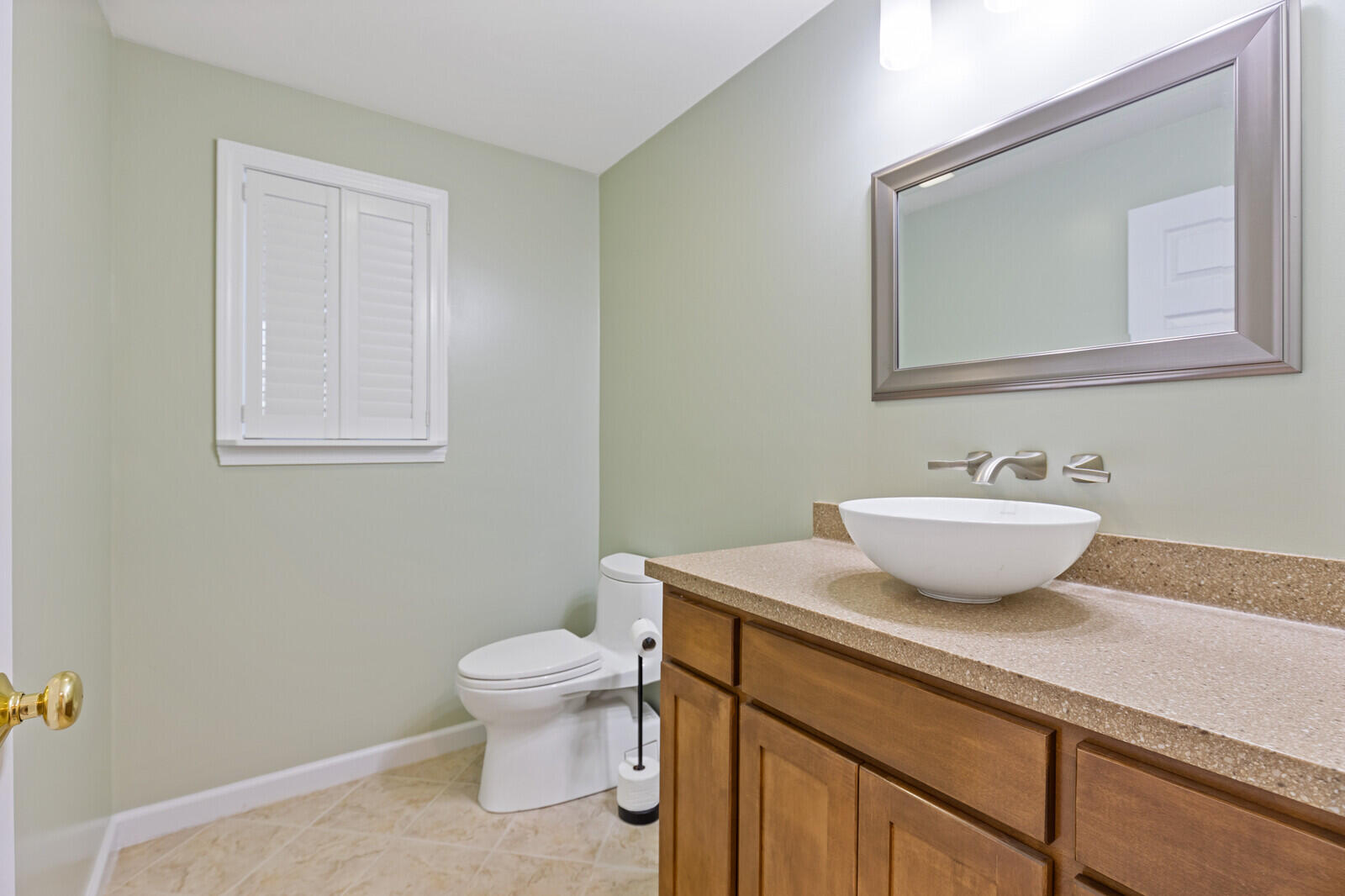 39 Knapp Lane China ME 04358