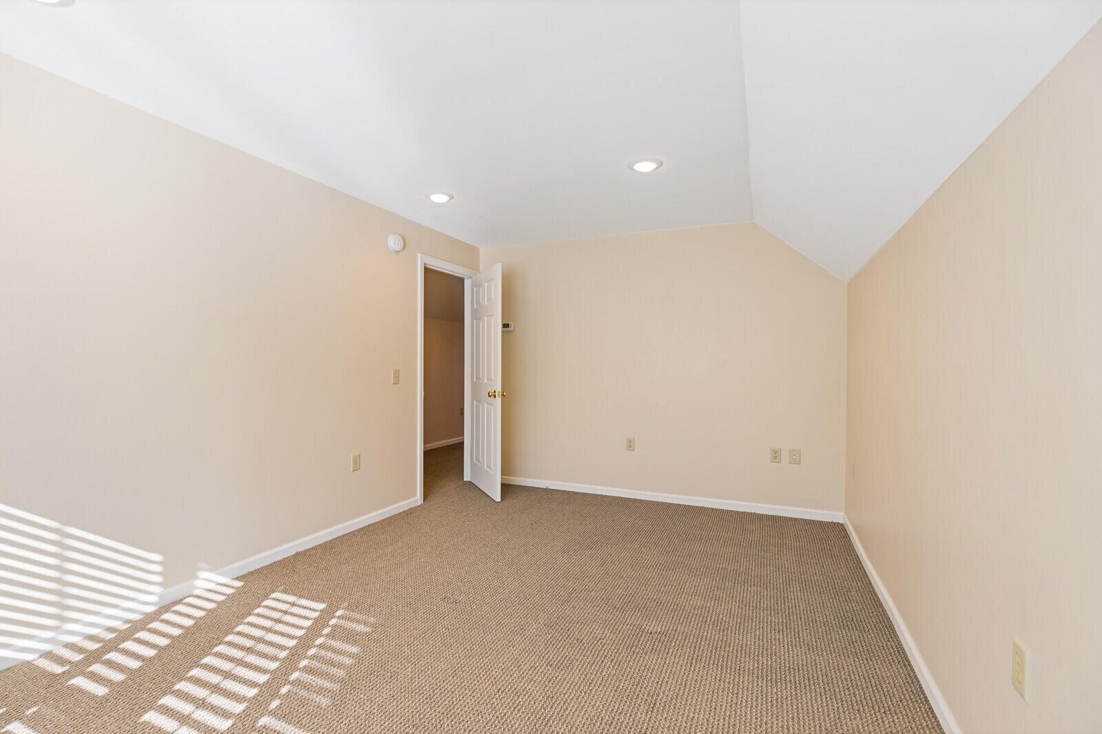 39 Knapp Lane China ME 04358