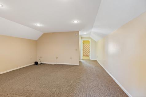 39 Knapp Lane China ME 04358