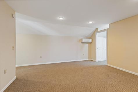 39 Knapp Lane China ME 04358