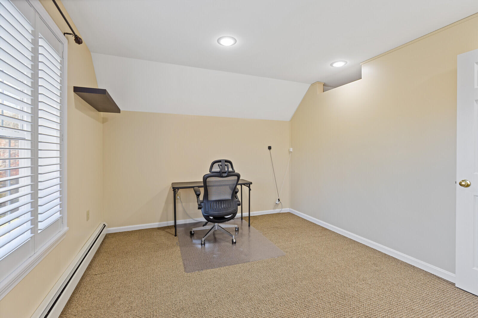 39 Knapp Lane China ME 04358