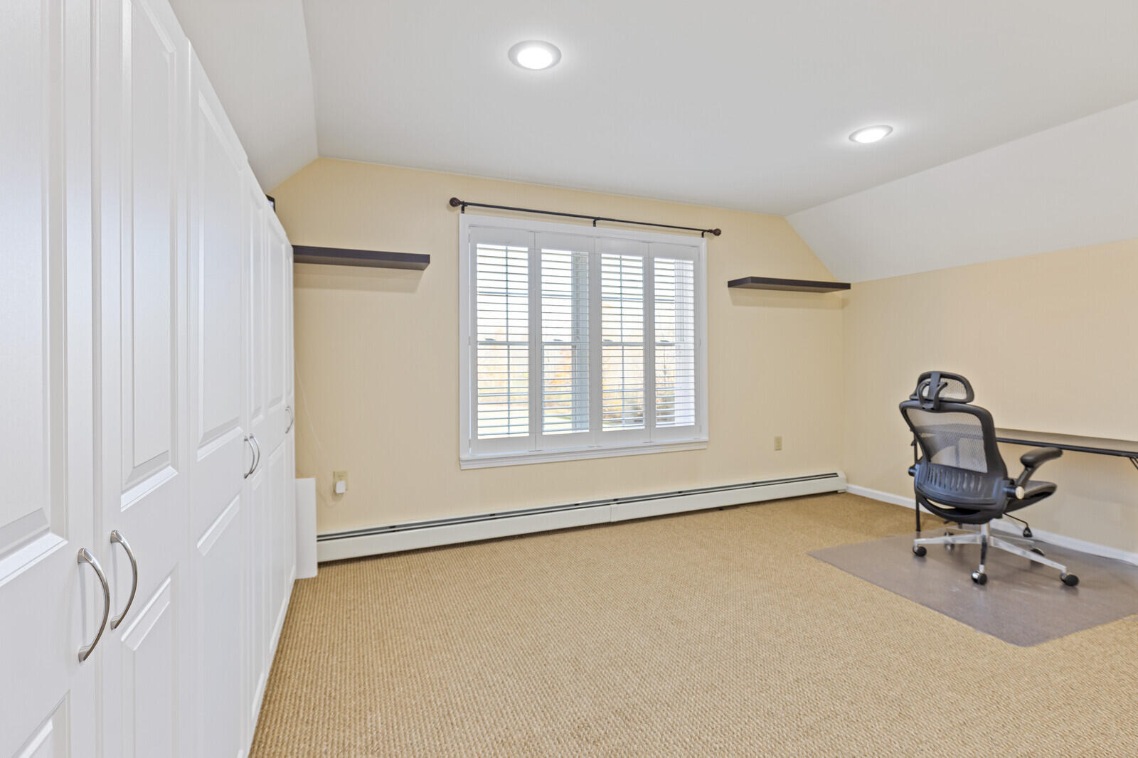 39 Knapp Lane China ME 04358