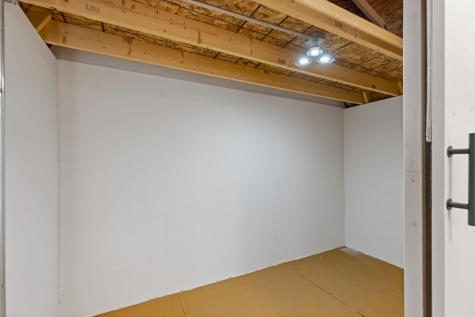 39 Knapp Lane China ME 04358