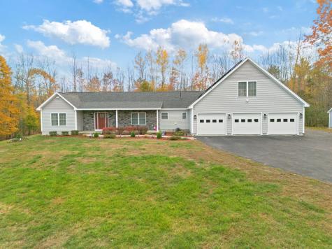 39 Knapp Lane China ME 04358