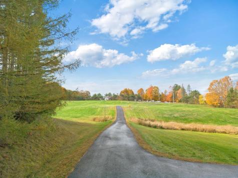 39 Knapp Lane China ME 04358