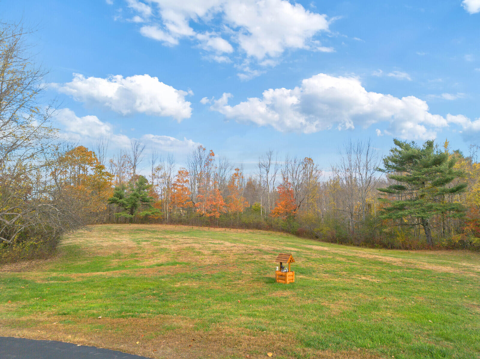 39 Knapp Lane China ME 04358