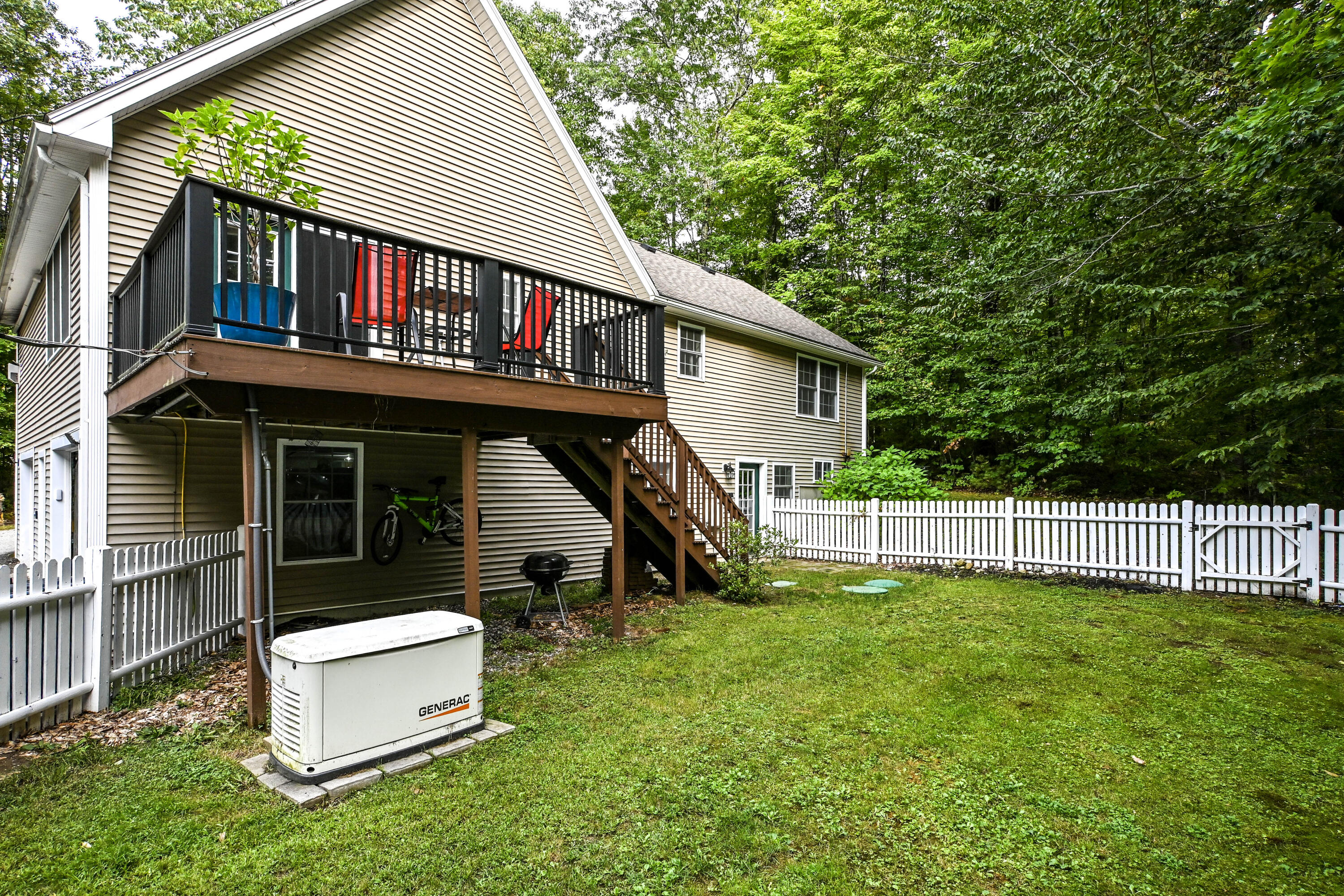 22 Eisenhower Court Naples ME 04055