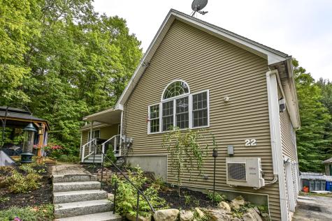 22 Eisenhower Court Naples ME 04055
