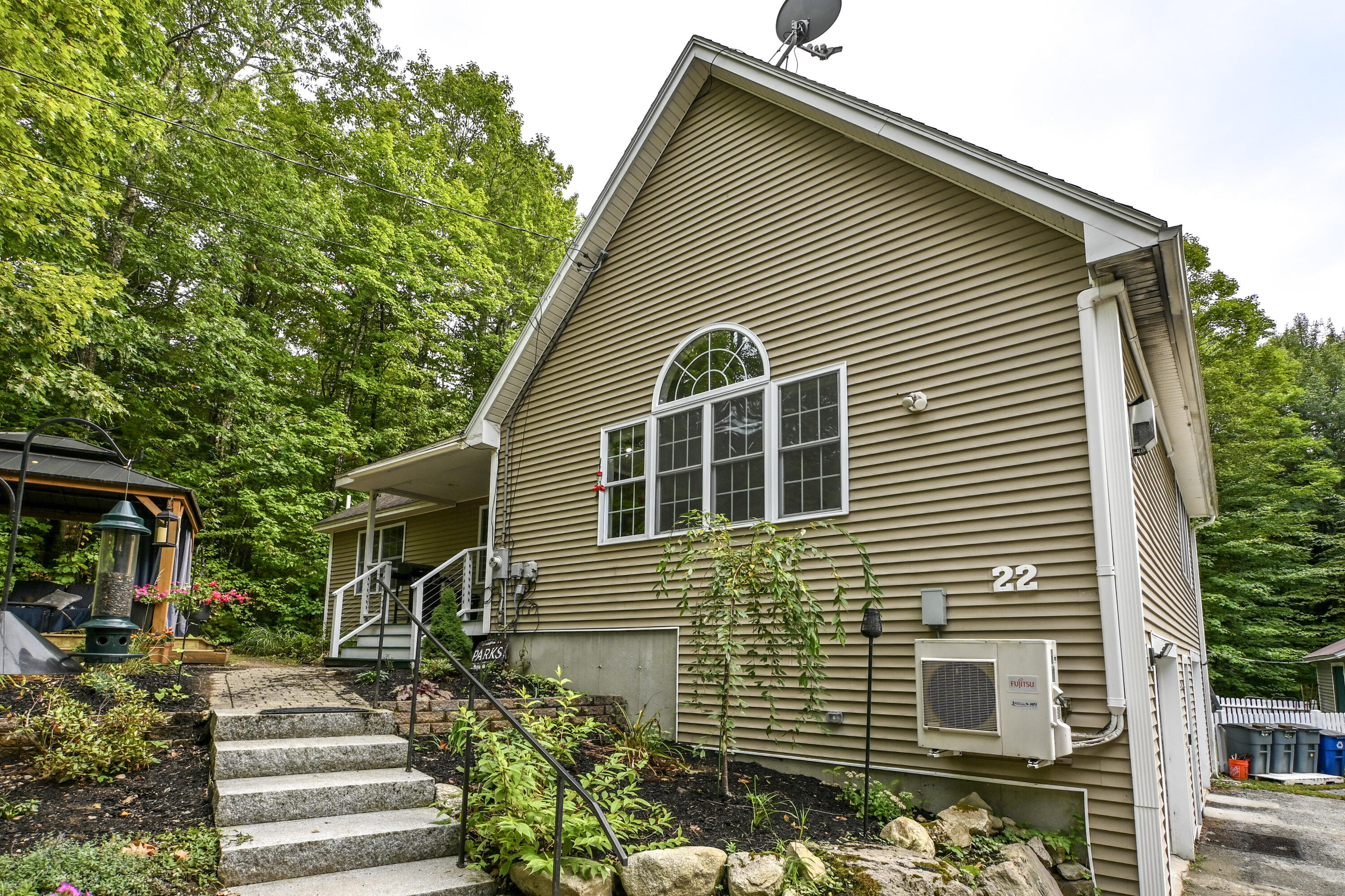 22 Eisenhower Court Naples ME 04055