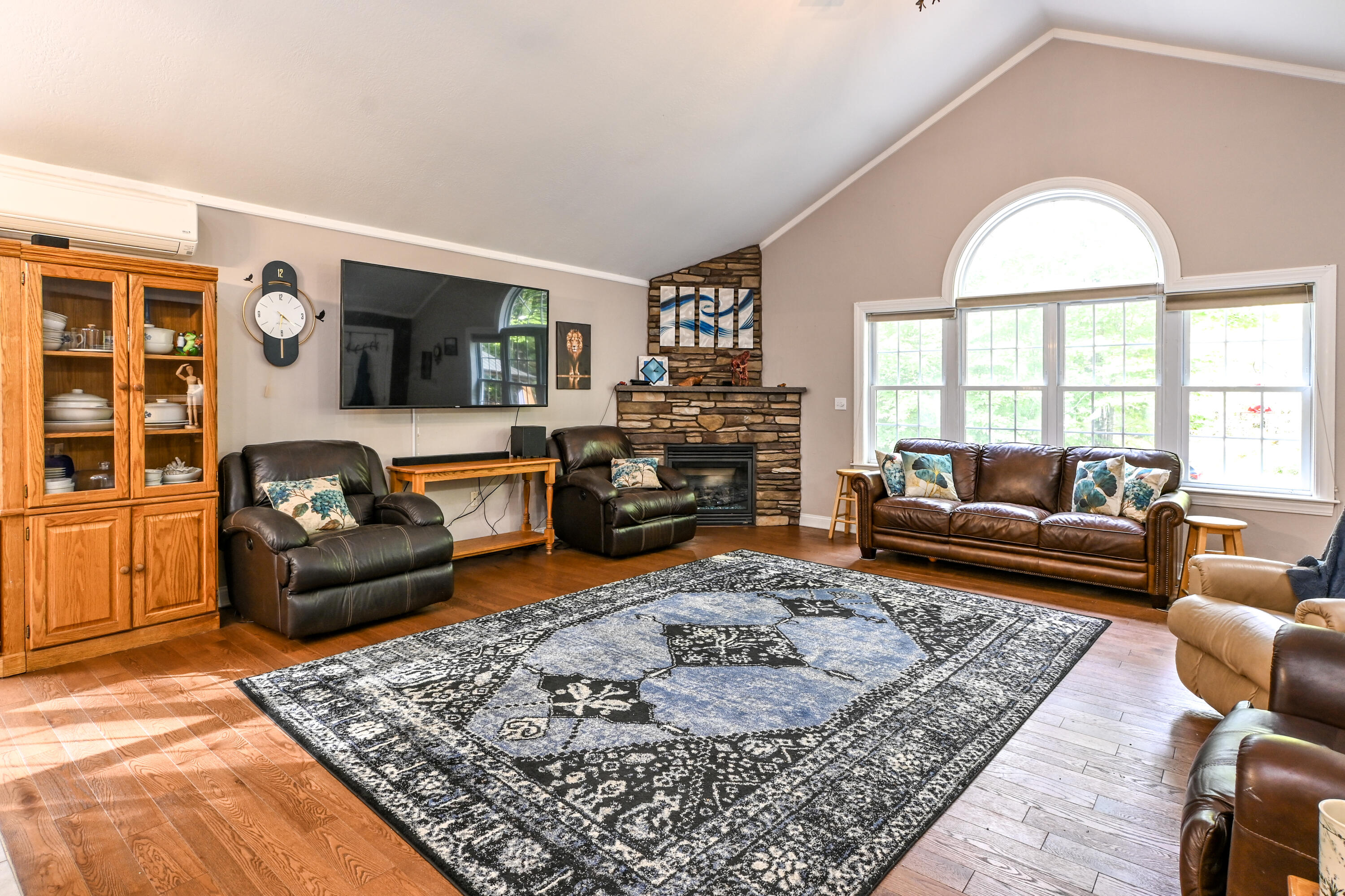 22 Eisenhower Court Naples ME 04055