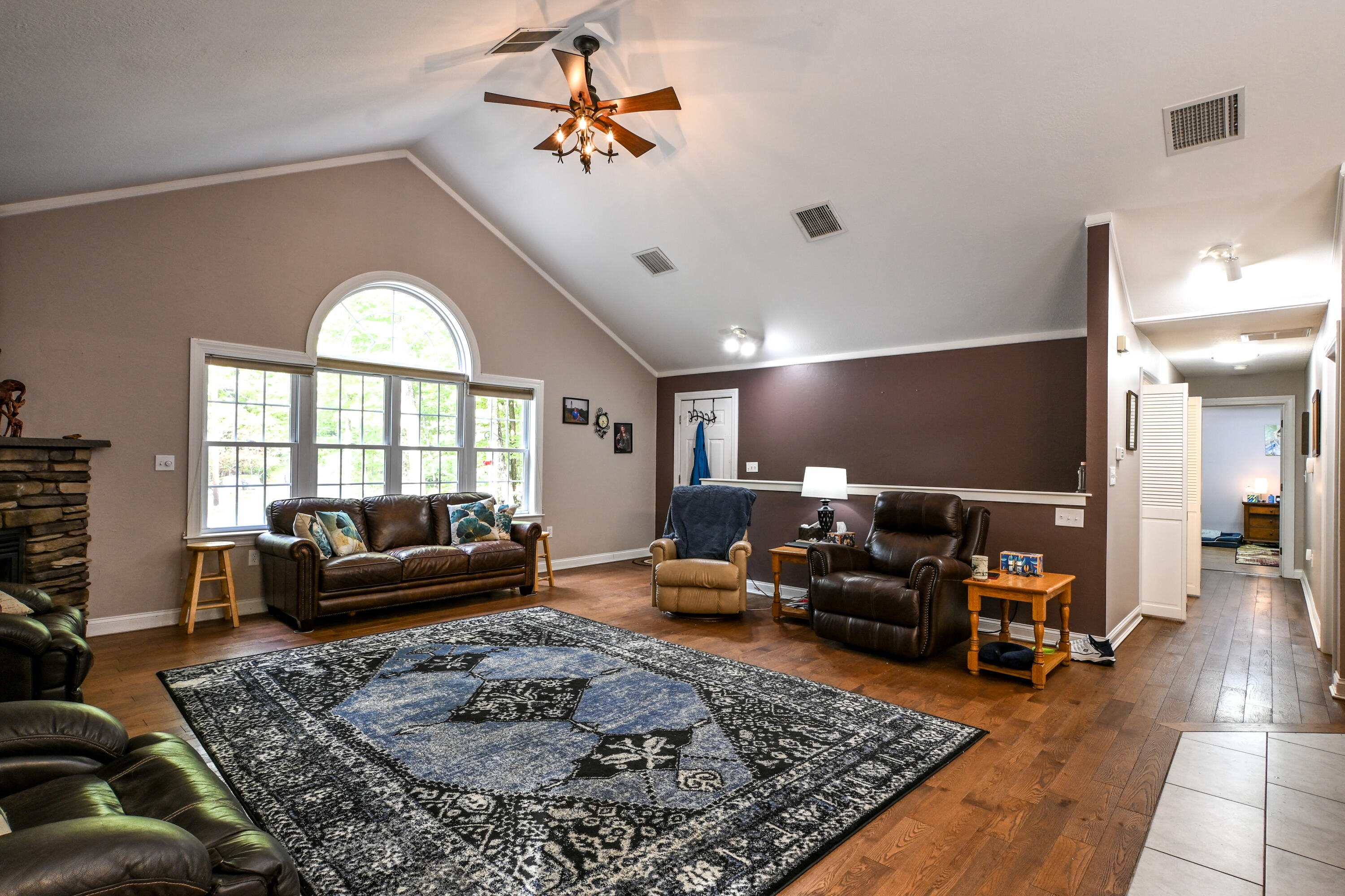 22 Eisenhower Court Naples ME 04055