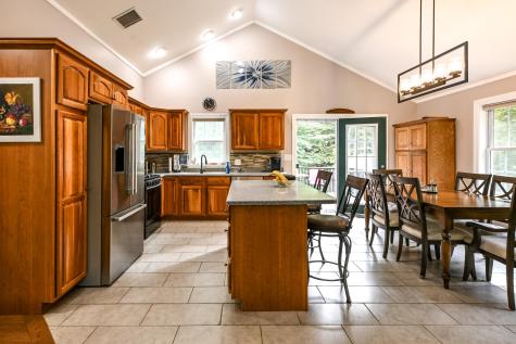 22 Eisenhower Court Naples ME 04055