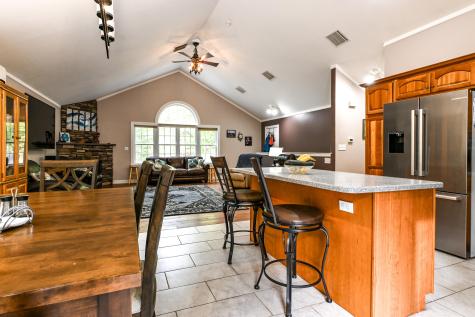 22 Eisenhower Court Naples ME 04055