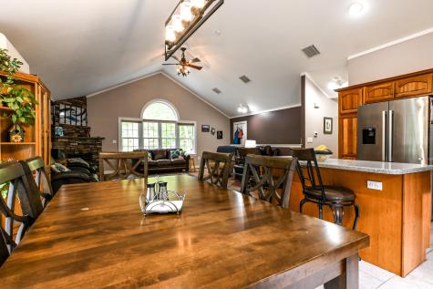 22 Eisenhower Court Naples ME 04055