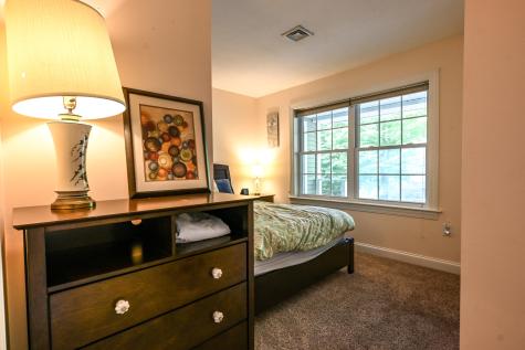 22 Eisenhower Court Naples ME 04055