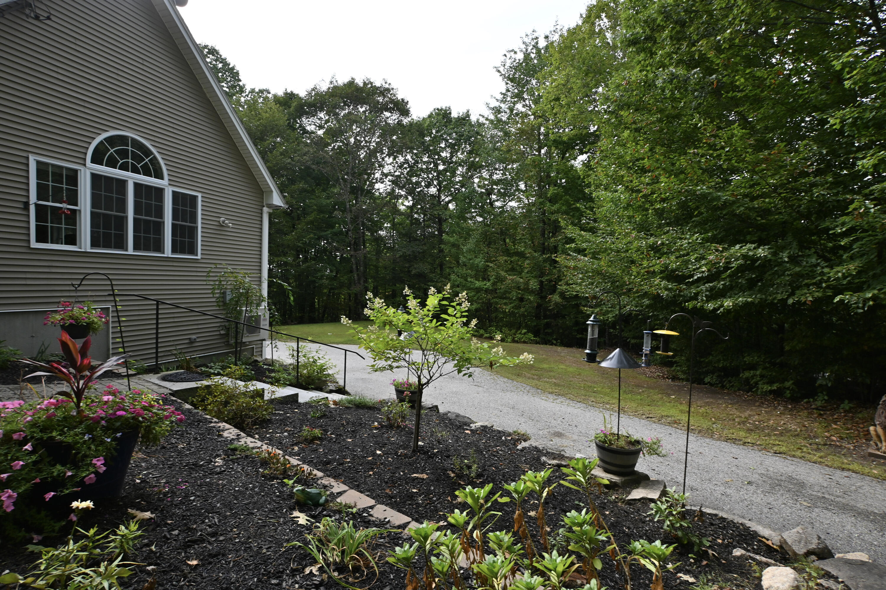 22 Eisenhower Court Naples ME 04055
