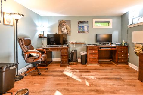 22 Eisenhower Court Naples ME 04055