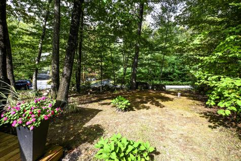 22 Eisenhower Court Naples ME 04055