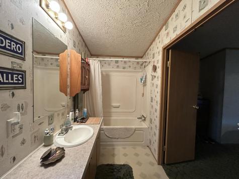 7 Oxbow Drive Lewiston ME 04240