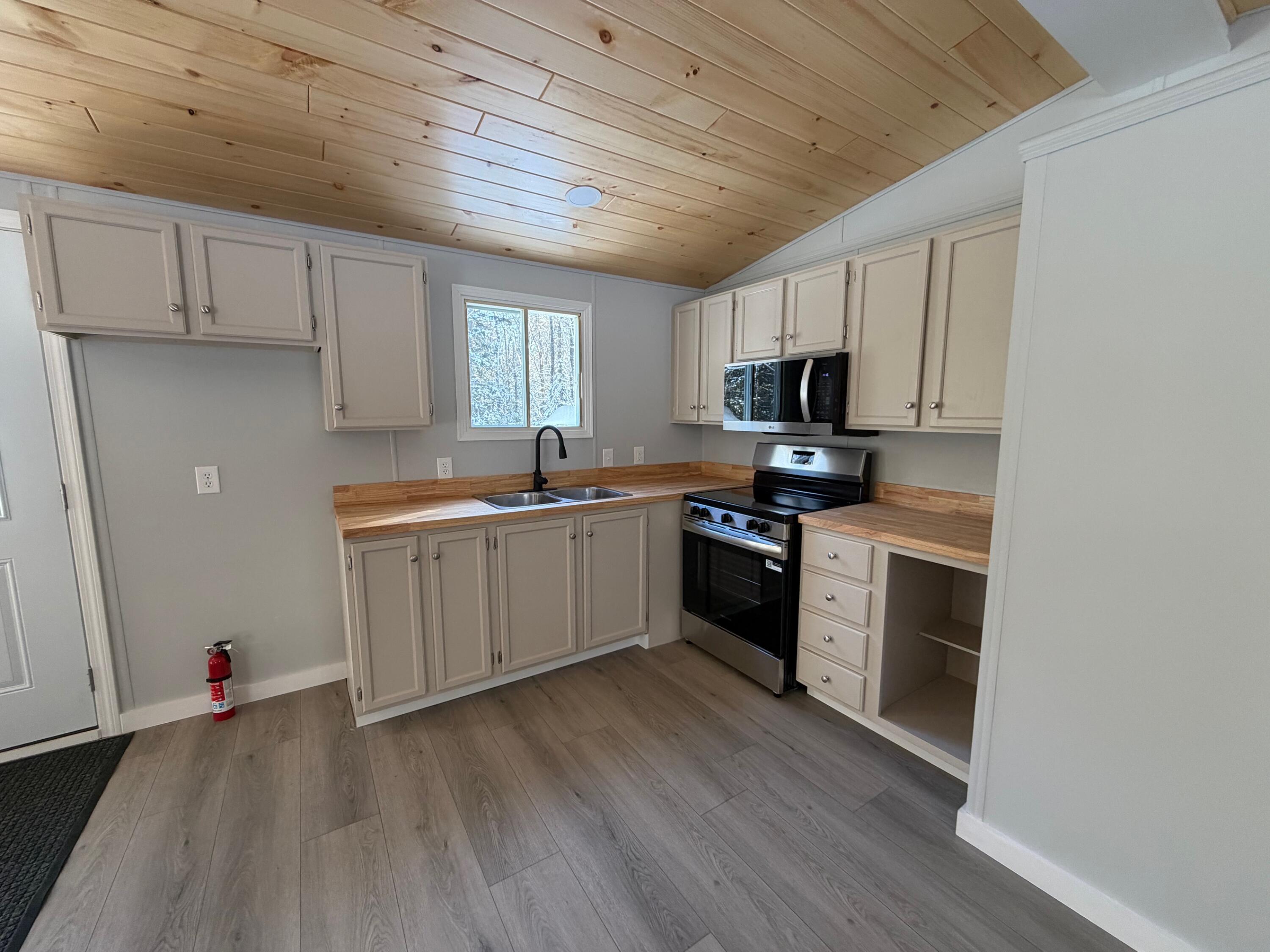 84 Willow Lane Wiscasset ME 04578