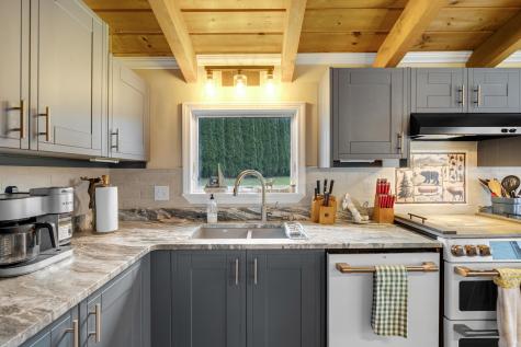 28 Colony Lane Bridgton ME 04009