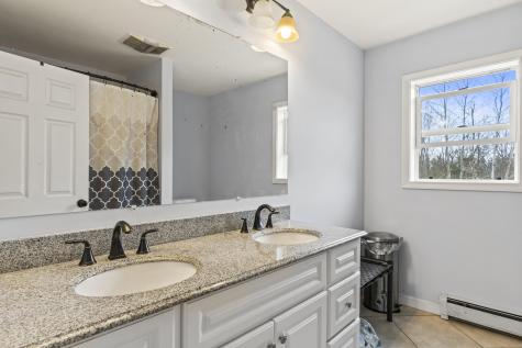8 S Town Farm Road Oxford ME 04270