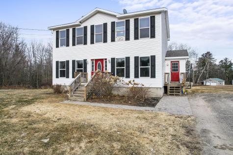 8 S Town Farm Road Oxford ME 04270