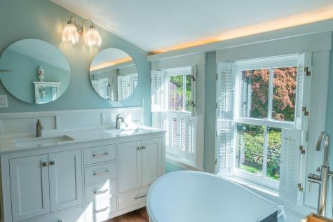 338 Foreside Road Falmouth ME 04105