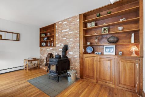 556 Main Street Wayne ME 04284