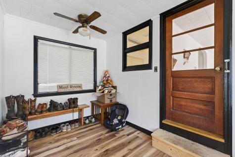 4 Thurlow Avenue Paris ME 04281