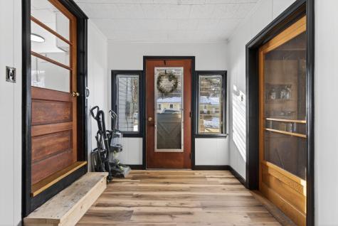 4 Thurlow Avenue Paris ME 04281