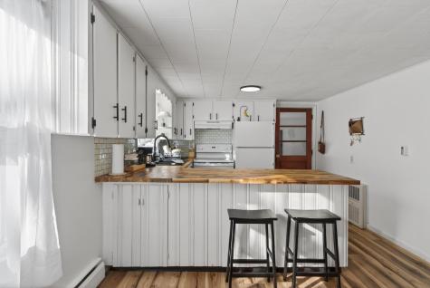 4 Thurlow Avenue Paris ME 04281