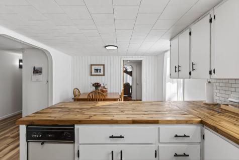 4 Thurlow Avenue Paris ME 04281