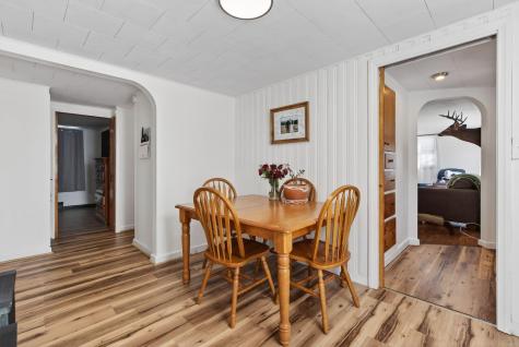 4 Thurlow Avenue Paris ME 04281