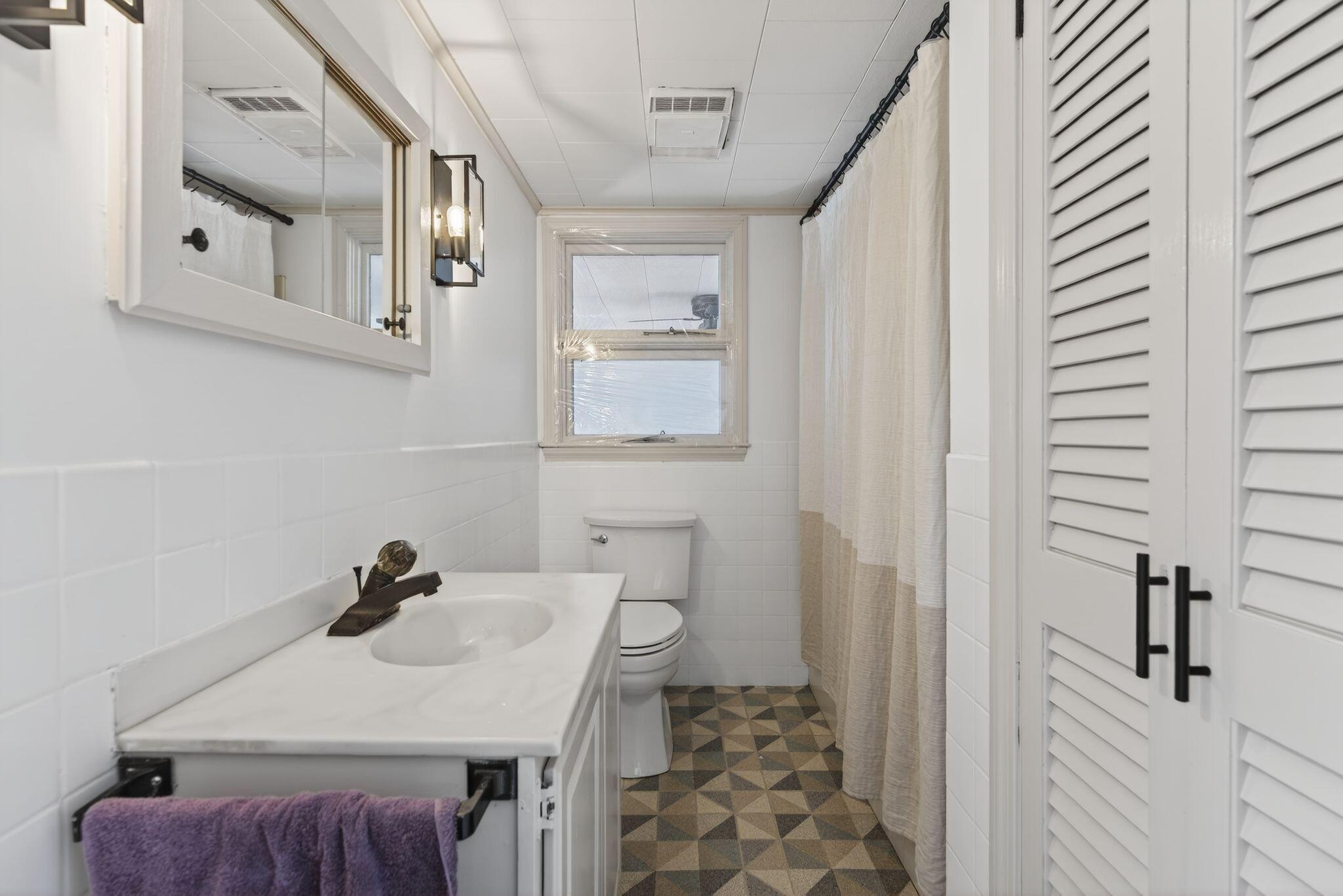 4 Thurlow Avenue Paris ME 04281