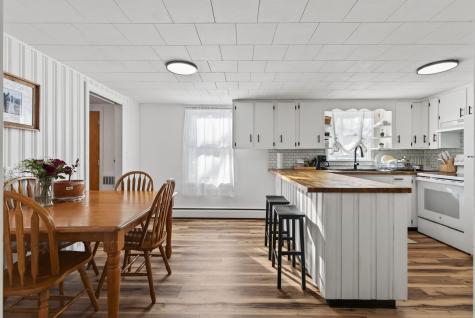 4 Thurlow Avenue Paris ME 04281