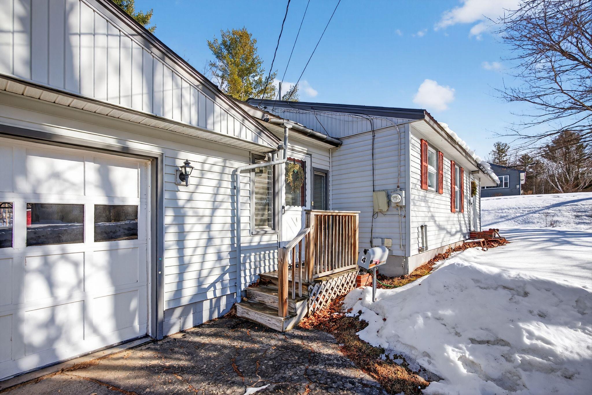 4 Thurlow Avenue Paris ME 04281