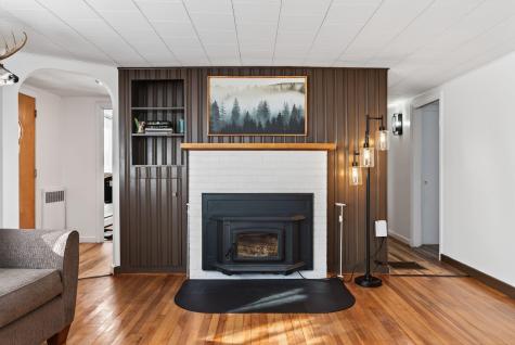 4 Thurlow Avenue Paris ME 04281