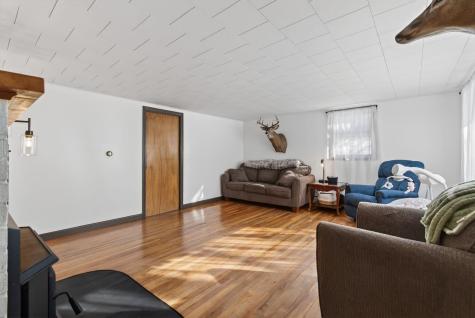 4 Thurlow Avenue Paris ME 04281