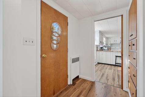 4 Thurlow Avenue Paris ME 04281