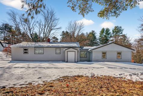 4 Thurlow Avenue Paris ME 04281