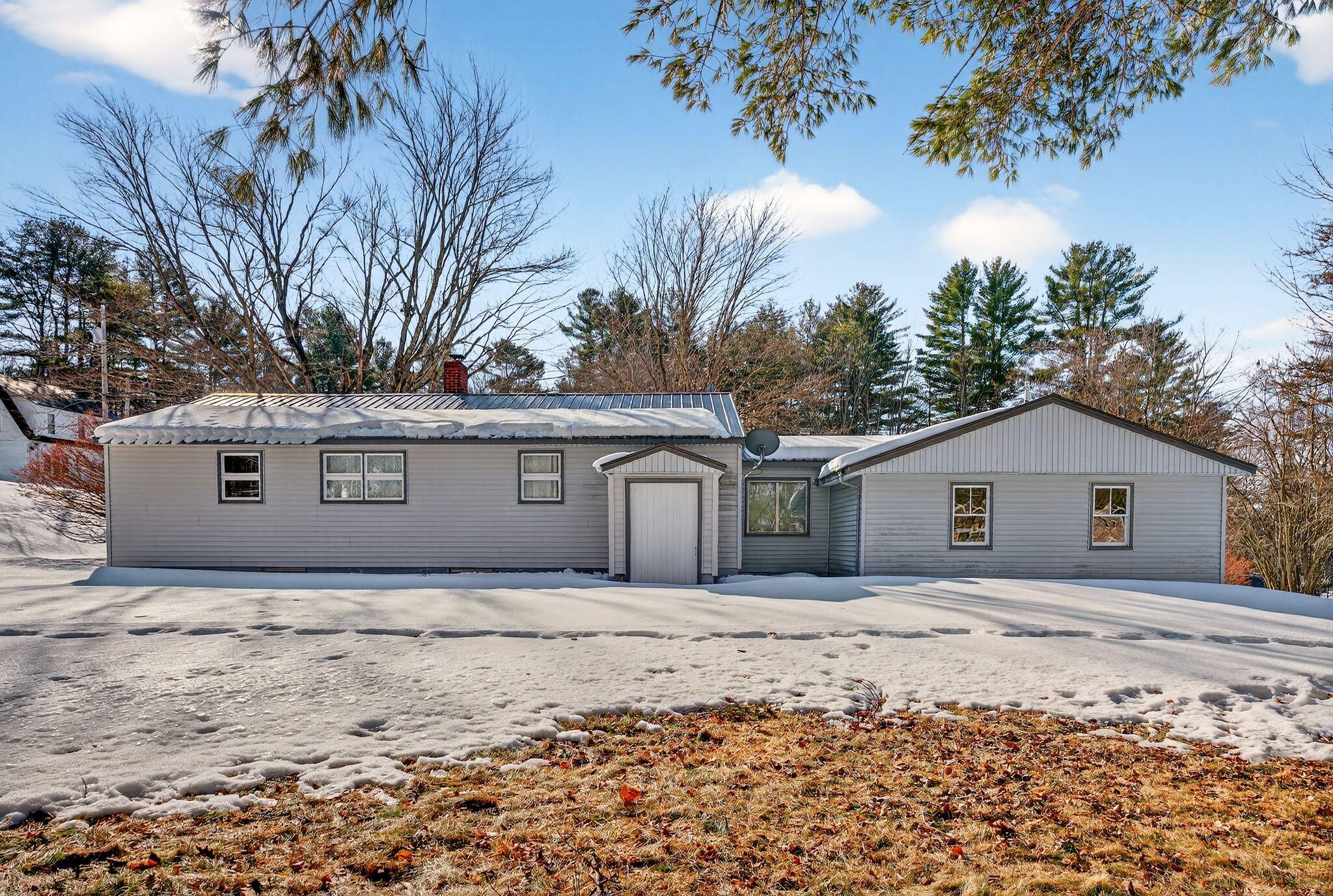 4 Thurlow Avenue Paris ME 04281